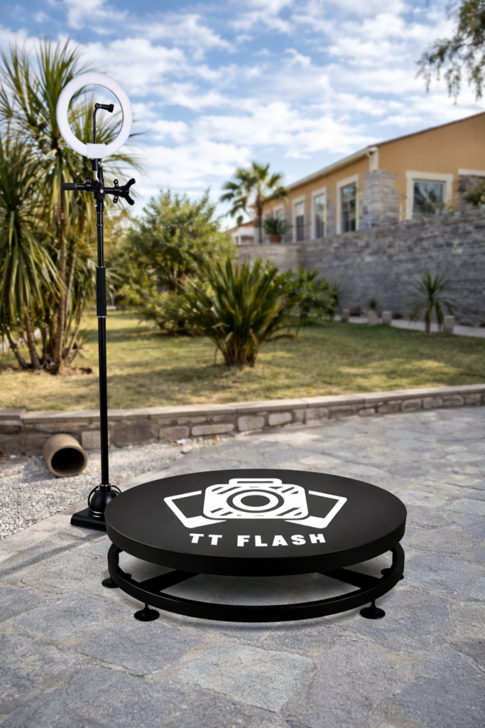 Plataforma 360º de TT FLASH con aro de luz LED en una finca
